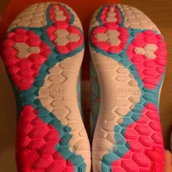 K. Youth NIKE Flex Fury 2- Multicolor- US 6.5Y - Picture 2 of 4